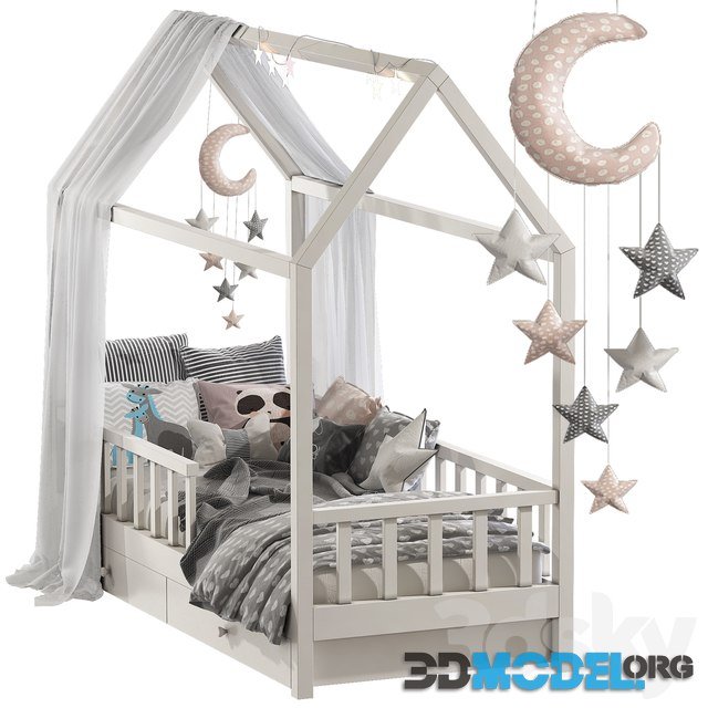 Childrens Bed with Columns and decor