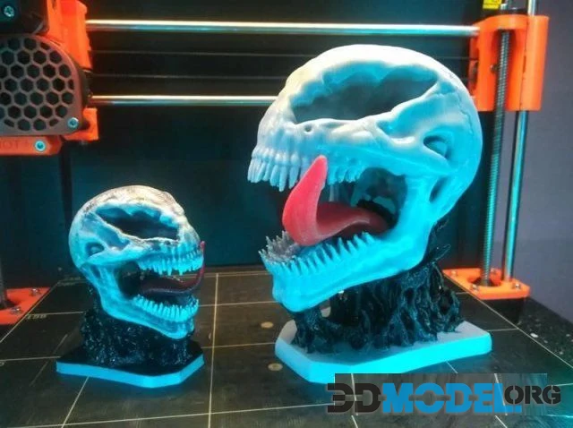 Venom skull with base